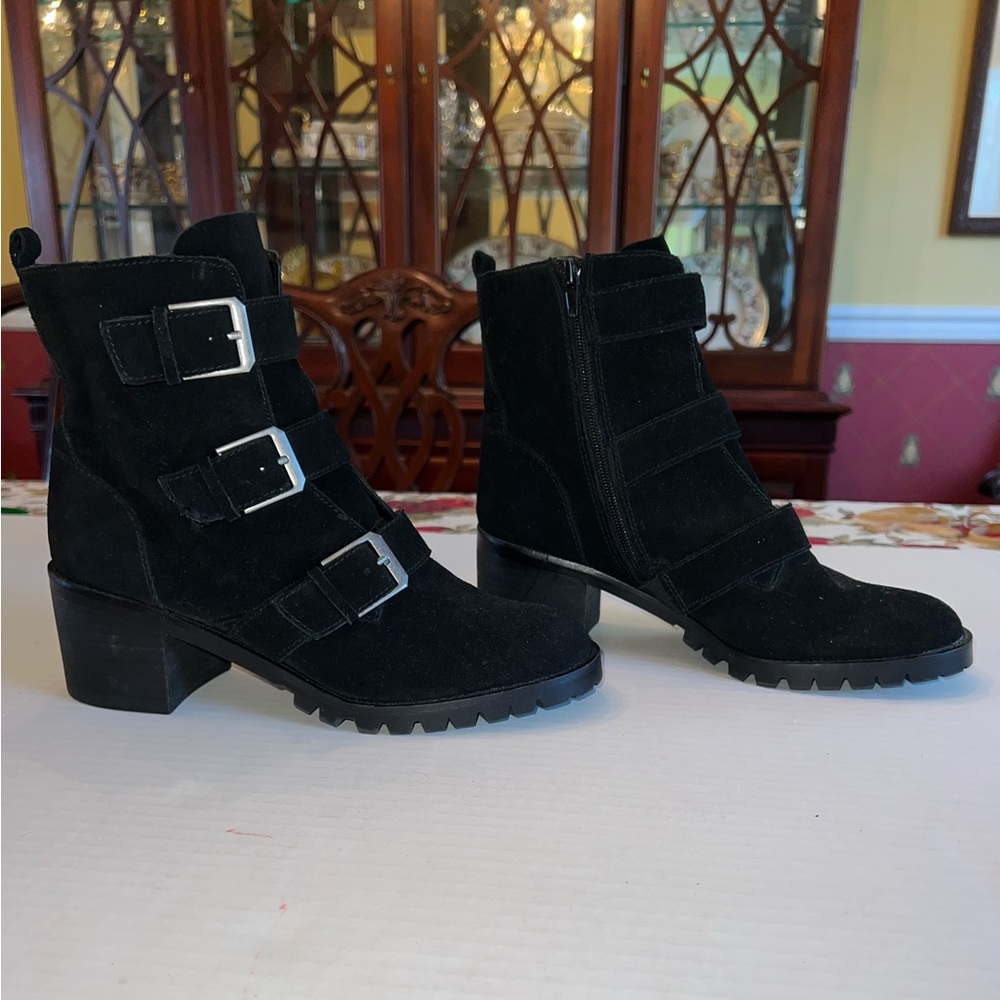 NWOB Crown Vintage Women 9.5 Asisa Buckle Side Zip Moto Style Leather Booties